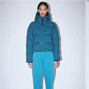 SuperPuff Shorty Aritzia